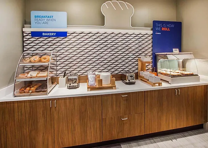 Hotel Express & Midtown By Ihg 3*