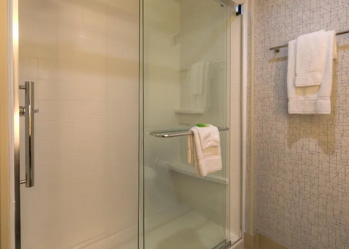 Hotel Express & Midtown By Ihg