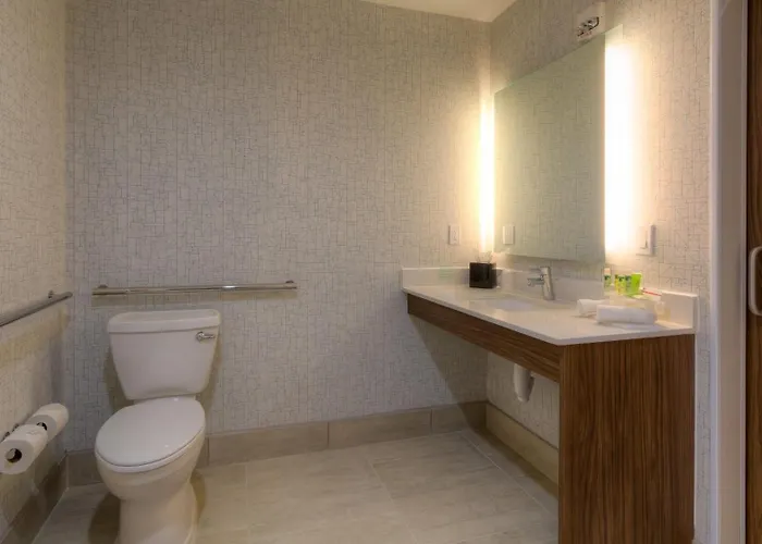 Express & Midtown By Ihg Hotel Tulsa