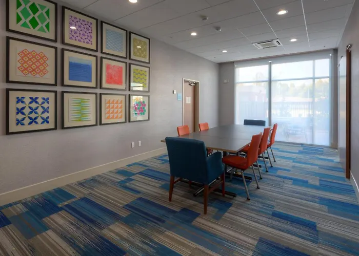 Hotel Express & Midtown By Ihg