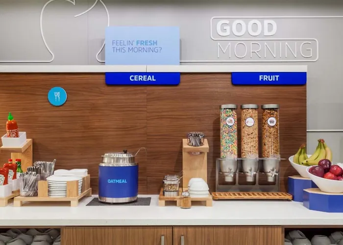 Express & Midtown By Ihg 3*