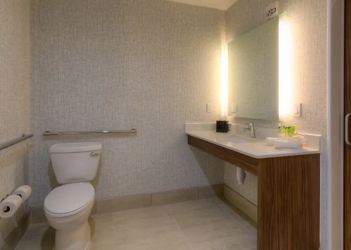 Express & Midtown By Ihg Hotel 3*