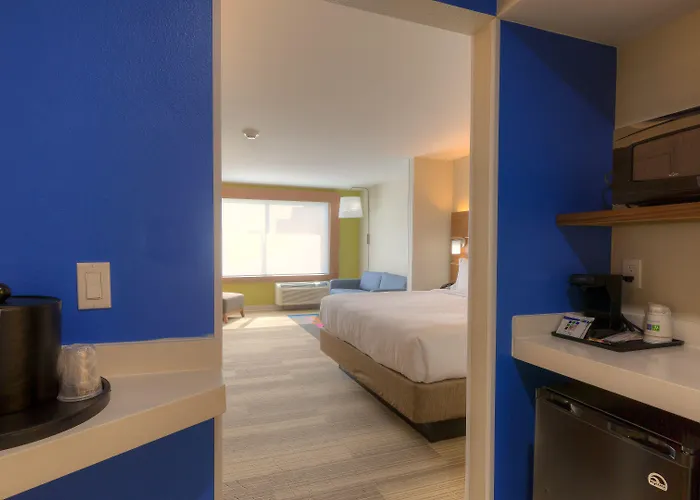 Express & Midtown By Ihg Hotel Tulsa