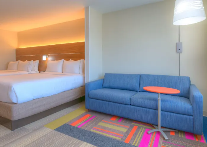 Express & Midtown By Ihg Hotel 3*