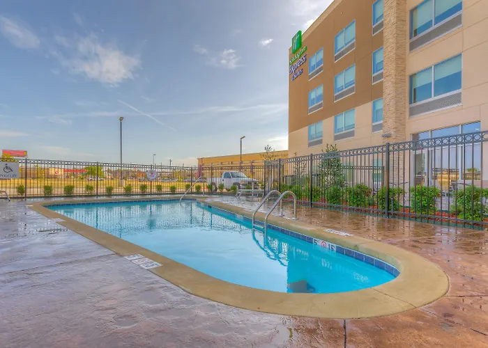 Express & Midtown By Ihg Tulsa