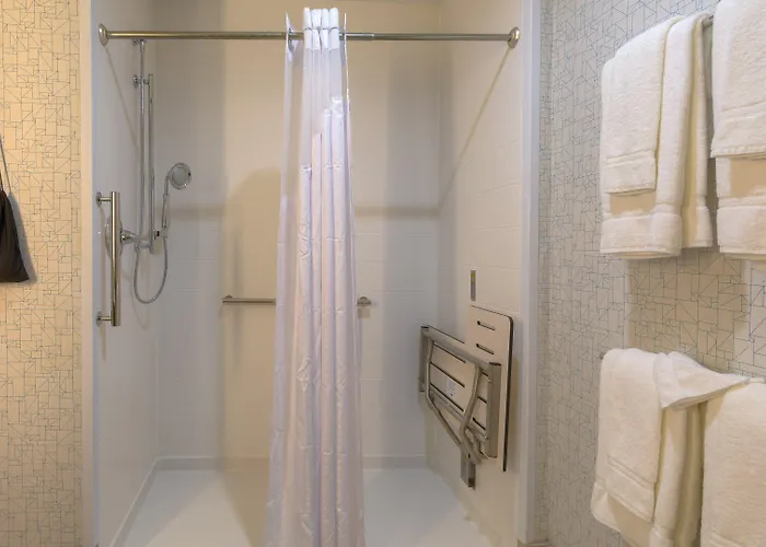 Express & Midtown By Ihg Hotel