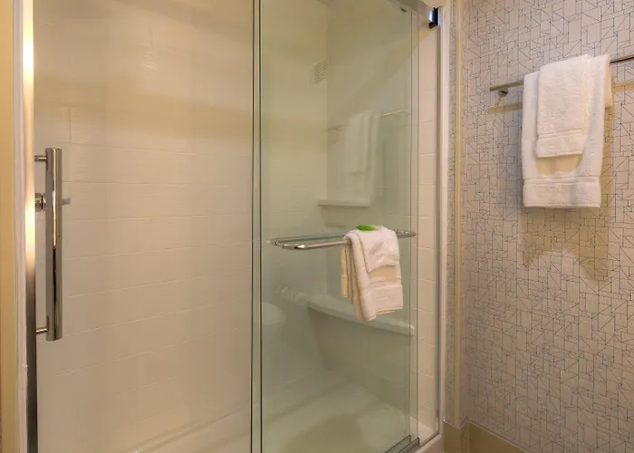 Express & Midtown By Ihg Hotel 3*