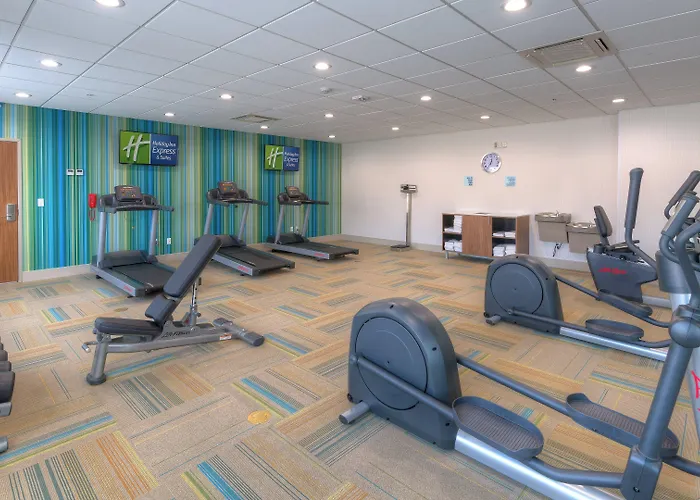 Express & Midtown By Ihg Hotel